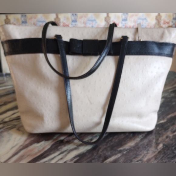 Kate Spade New York Ostrich Medium Harmony Valencia Road bag tote. - Picture 1 of 12